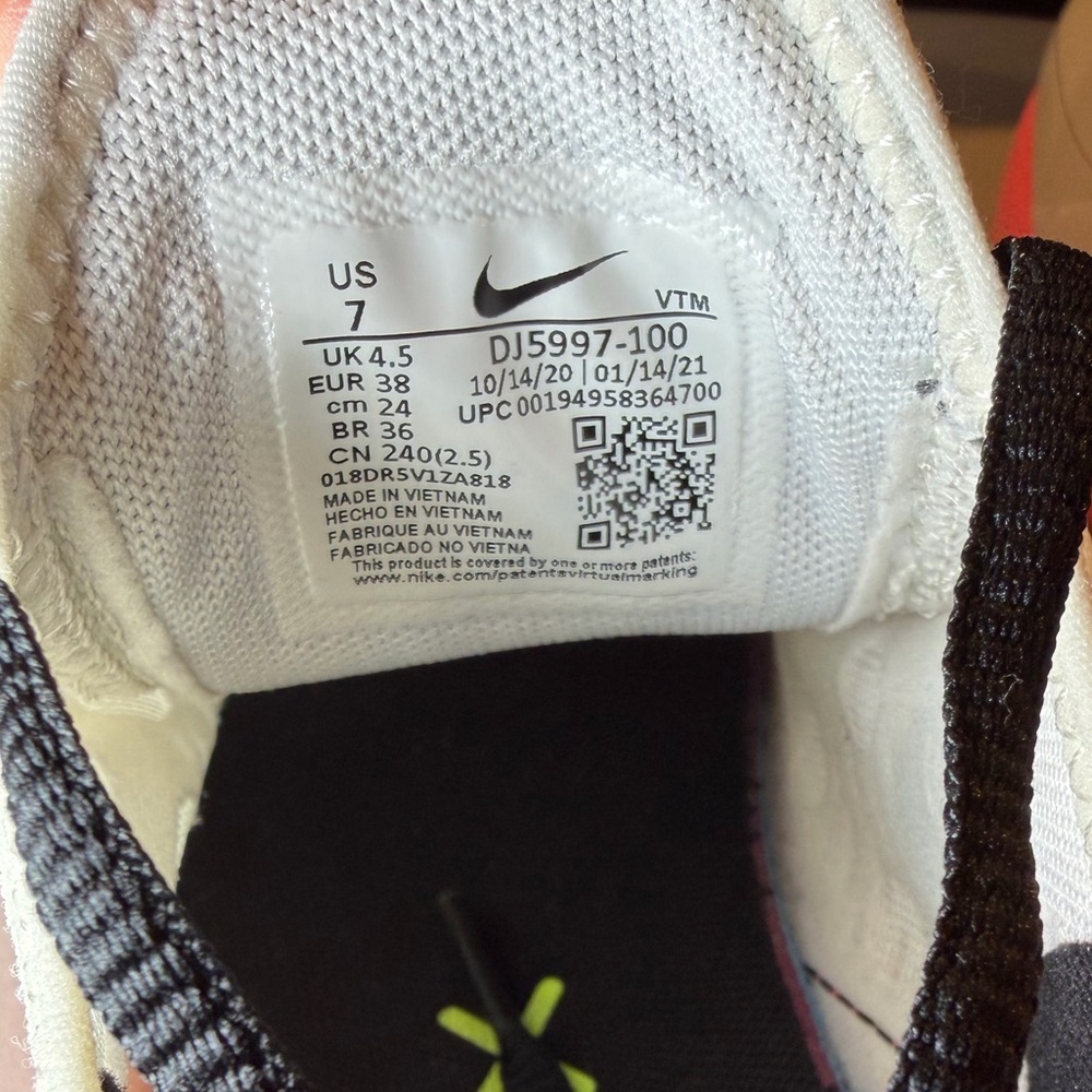 Nike Air Max 270 Women’s – Summit White / Sunset Pulse – Size 7 - Picture 7 of 7